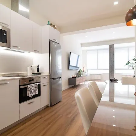 Mirakruz Zurriola With Ac Сан-Себастьян